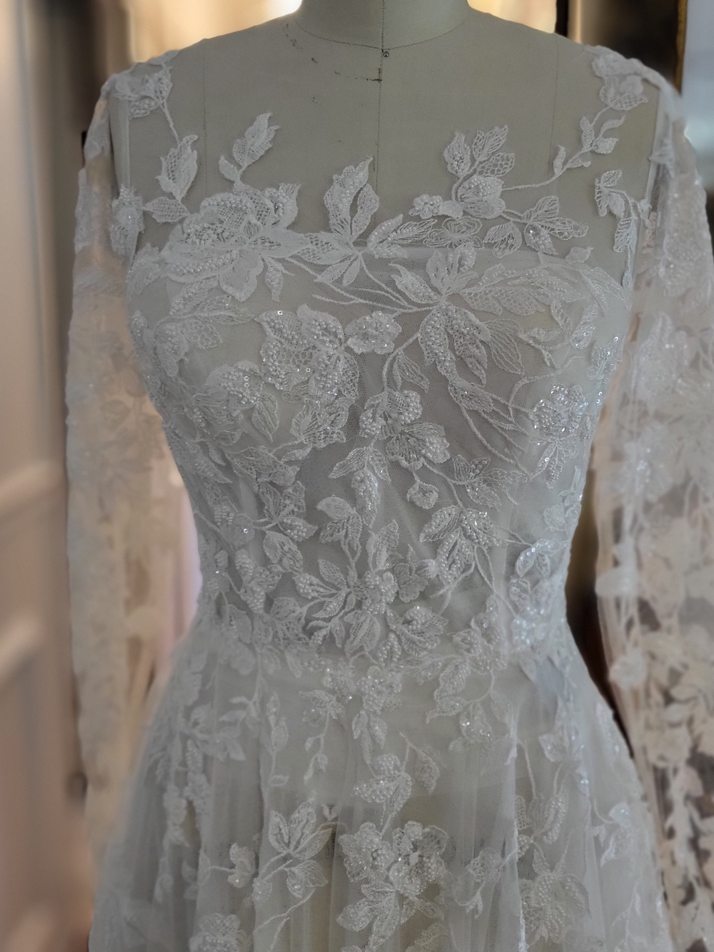 Yumi Katsura Vintage Inspired Light Ivory Lace Appliqué Wedding Gown.